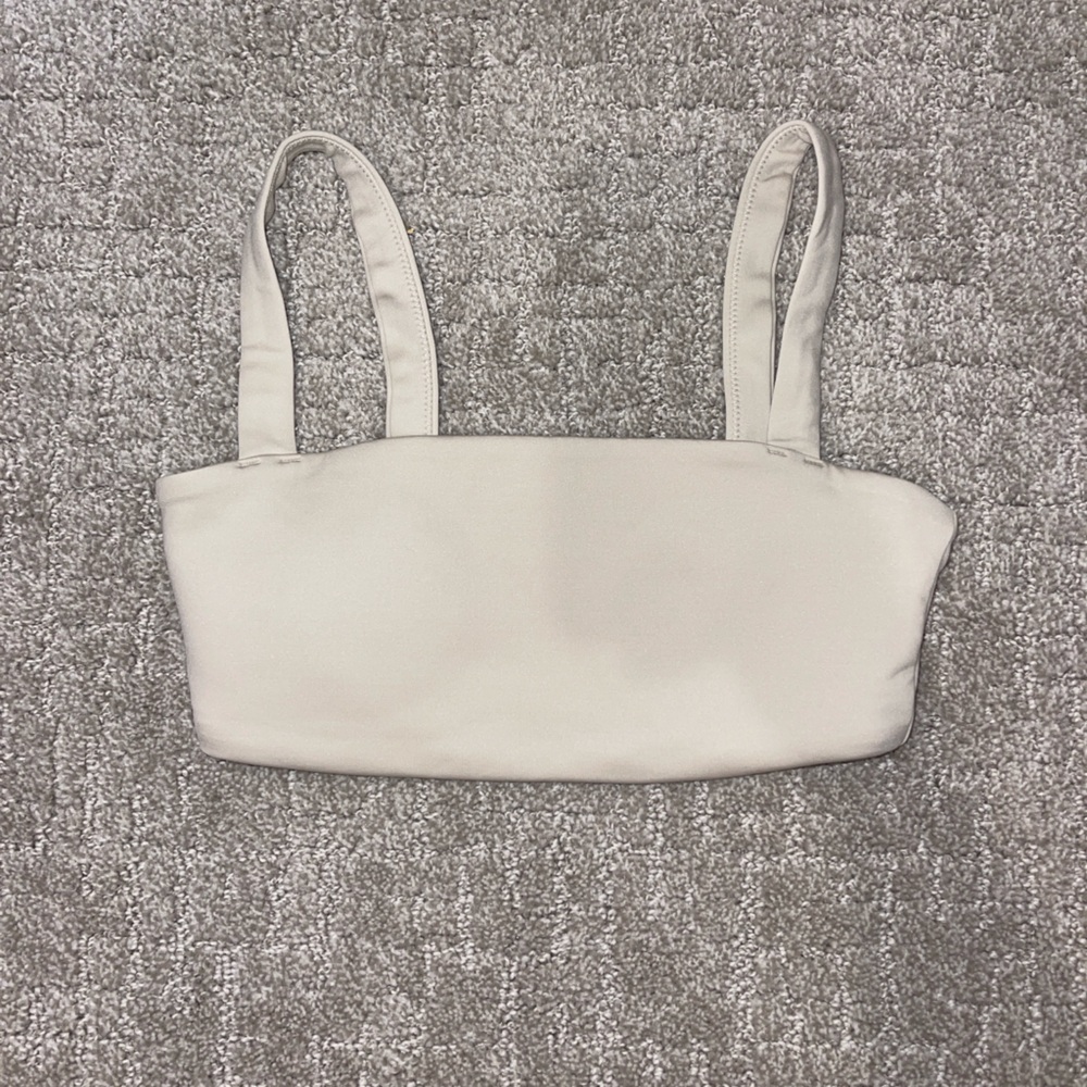Vuori Evolve Square Neck Sports Bra - Bone Color